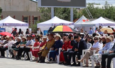 САЙНШАНД ХОТЫН ӨДӨР - БАЯРЫН НЭЭЛТ ЁСЛОЛ ТӨГӨЛДӨР БОЛЛОО