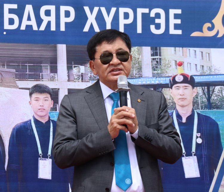 ҮНДЭСНИЙ ИХ БАЯР НААДАМД АМЖИЛТ ГАРГАСАН ТАМИРЧДАДАА ХҮНДЭТГЭЛ ҮЗҮҮЛЛЭЭ